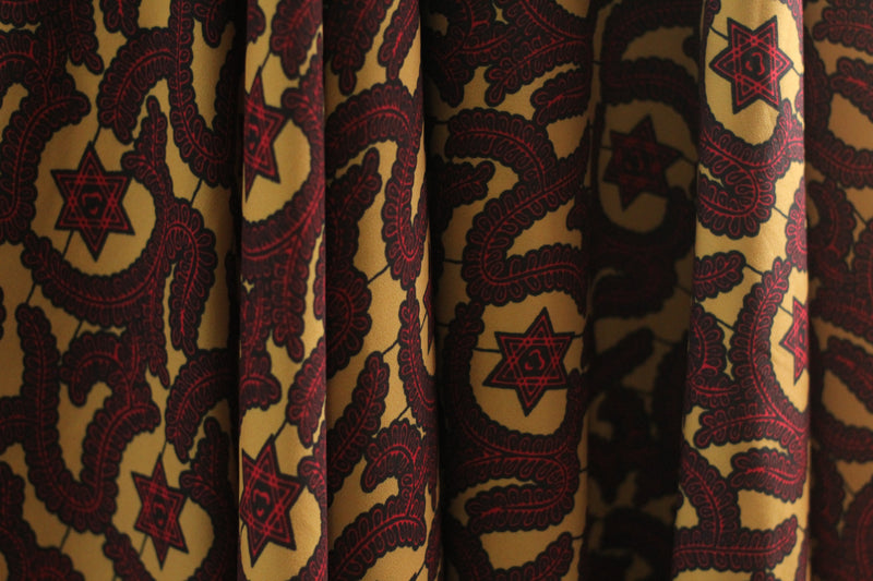 STAR AND LEAF PRINT IN CREPE